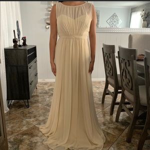Beautiful maxy dress, only worn once , looks like new